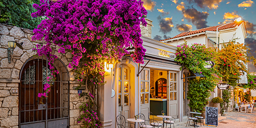 Çeşme Gezi Rehberi: Ege'nin Cennet Köşesi Çeşme Turları ile Keşfedin