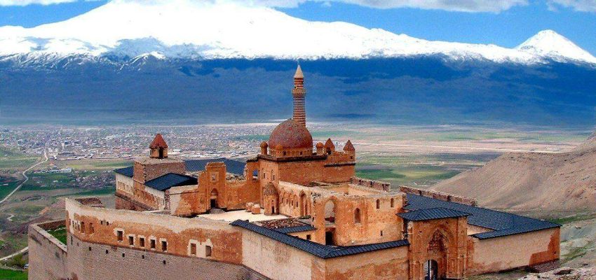 İshak Paşa Sarayı Rehberi: Doğunun En Görkemli Yapısı