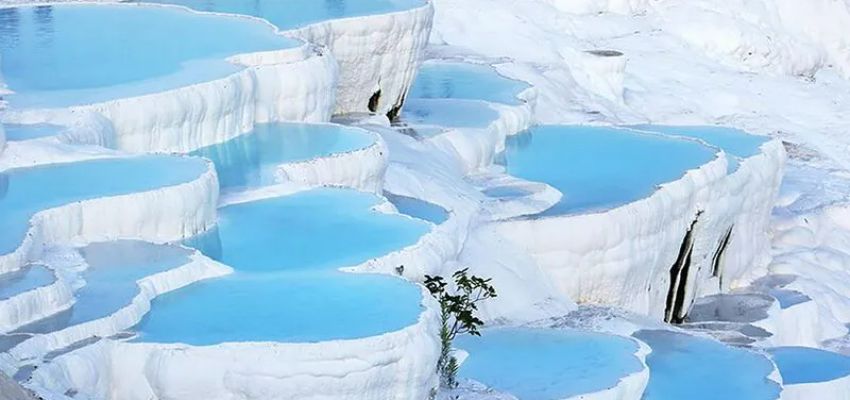 Pamukkale Travertenleri: Bembeyaz Teraslarda Büyüleyici Bir Gün