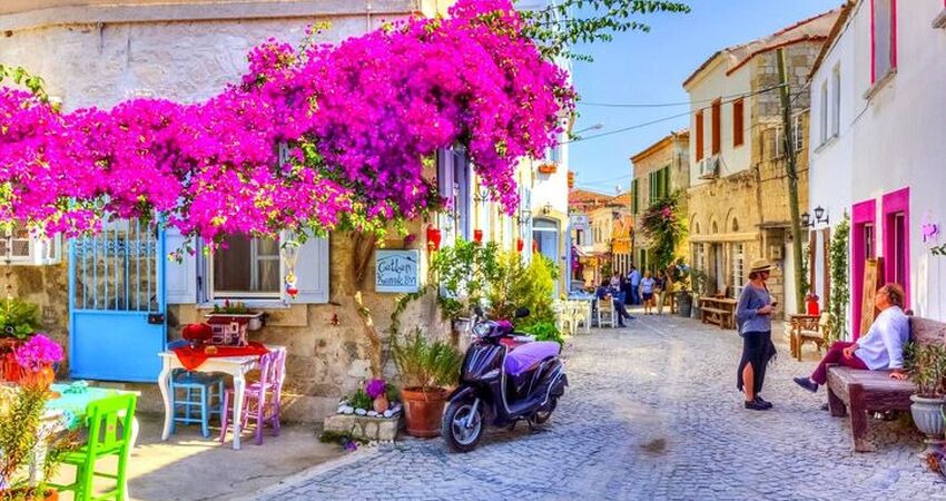 Ayvalık Cunda Şeytan Sofrası ve Yüzme Molalı Tekne Turu / Günübirlik