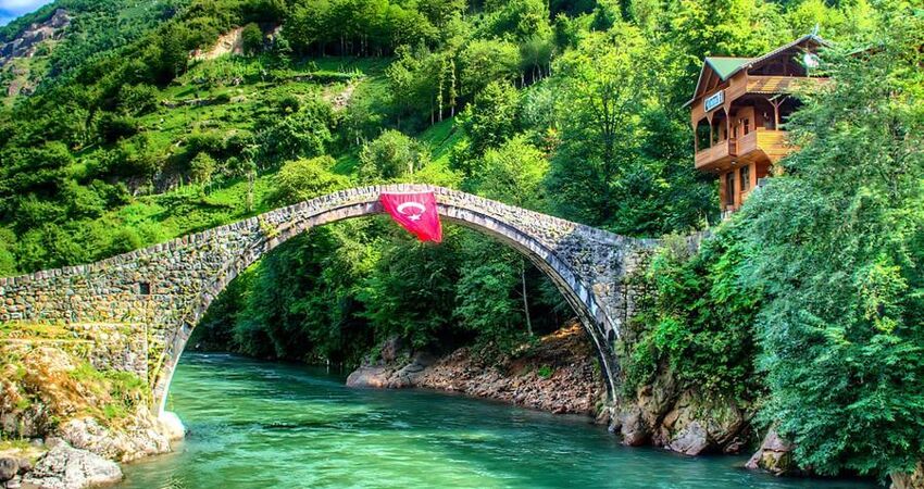 Doğu Karadeniz Yaylaları ve Batum Tiflis Kars Erzurum Turu (5 Gece Otel Konaklamalı)